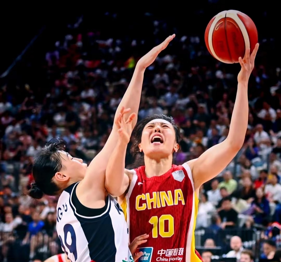 纳闷球迷尖叫欢呼，中国篮球联赛势如破竹的简单介绍