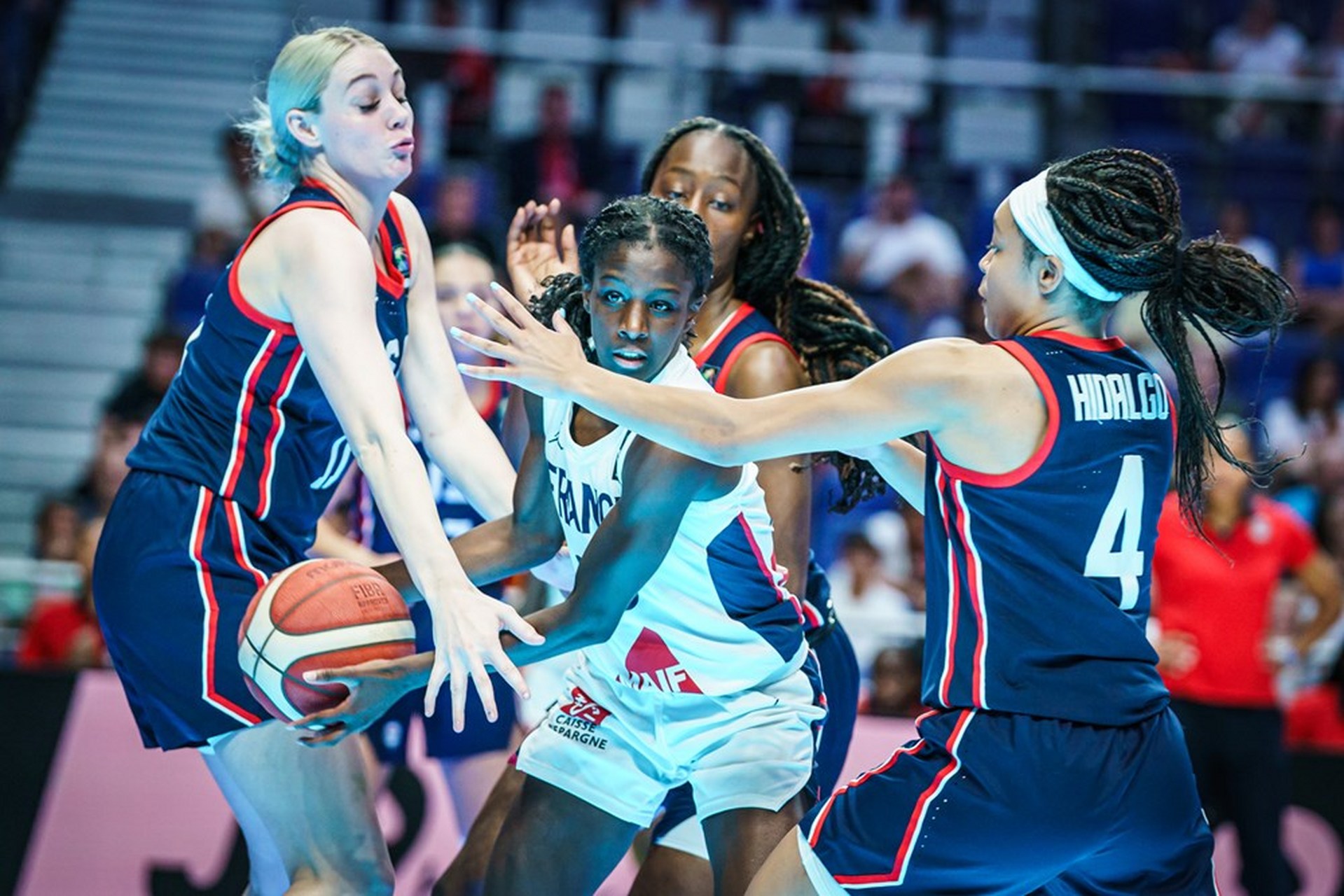 巴西女篮力克对手，成功晋级决赛圈的简单介绍